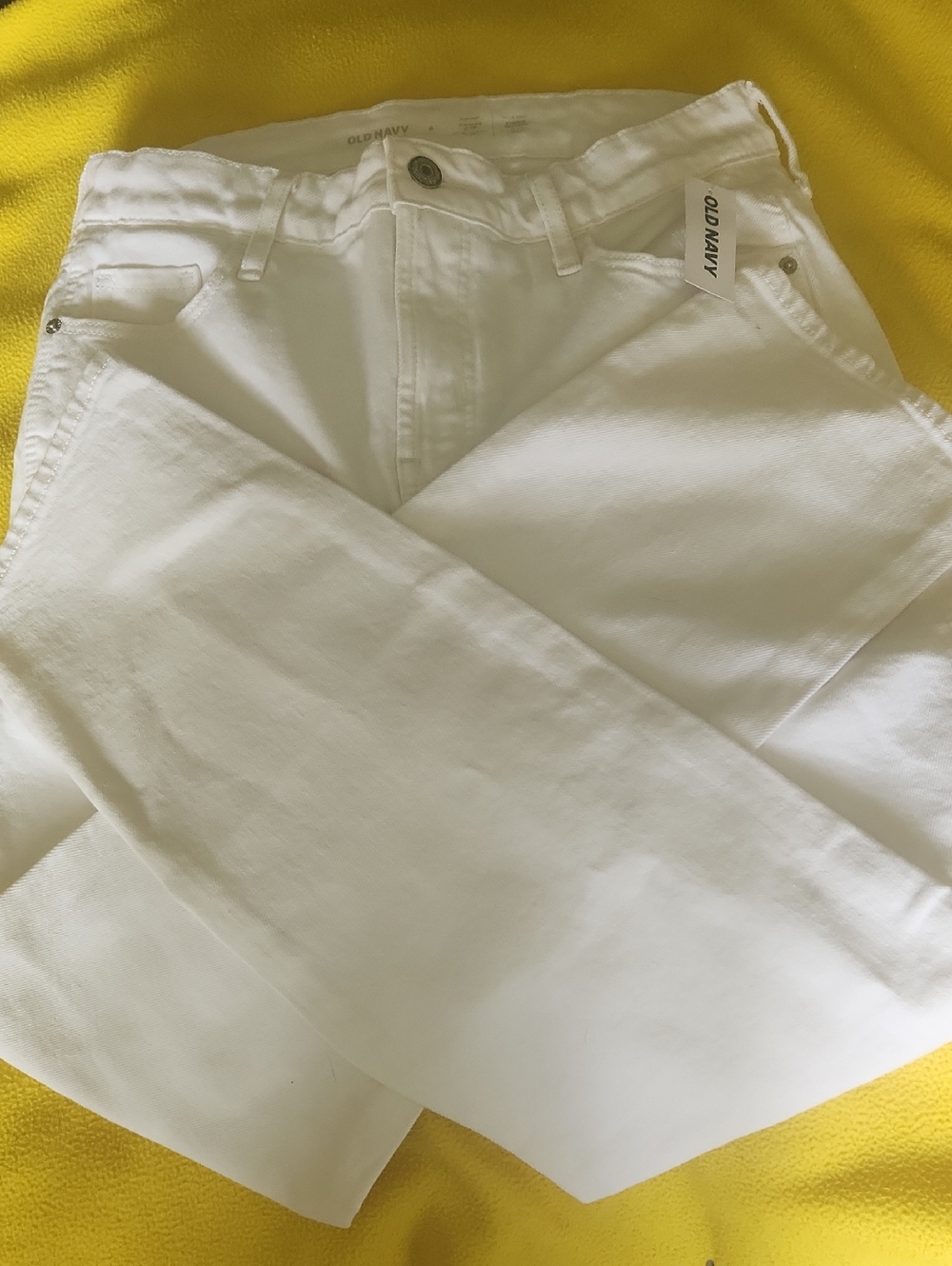 High waisted flattering wide legged Old Navy White Straight-Leg Women's Jeans - Picture 3 of 9